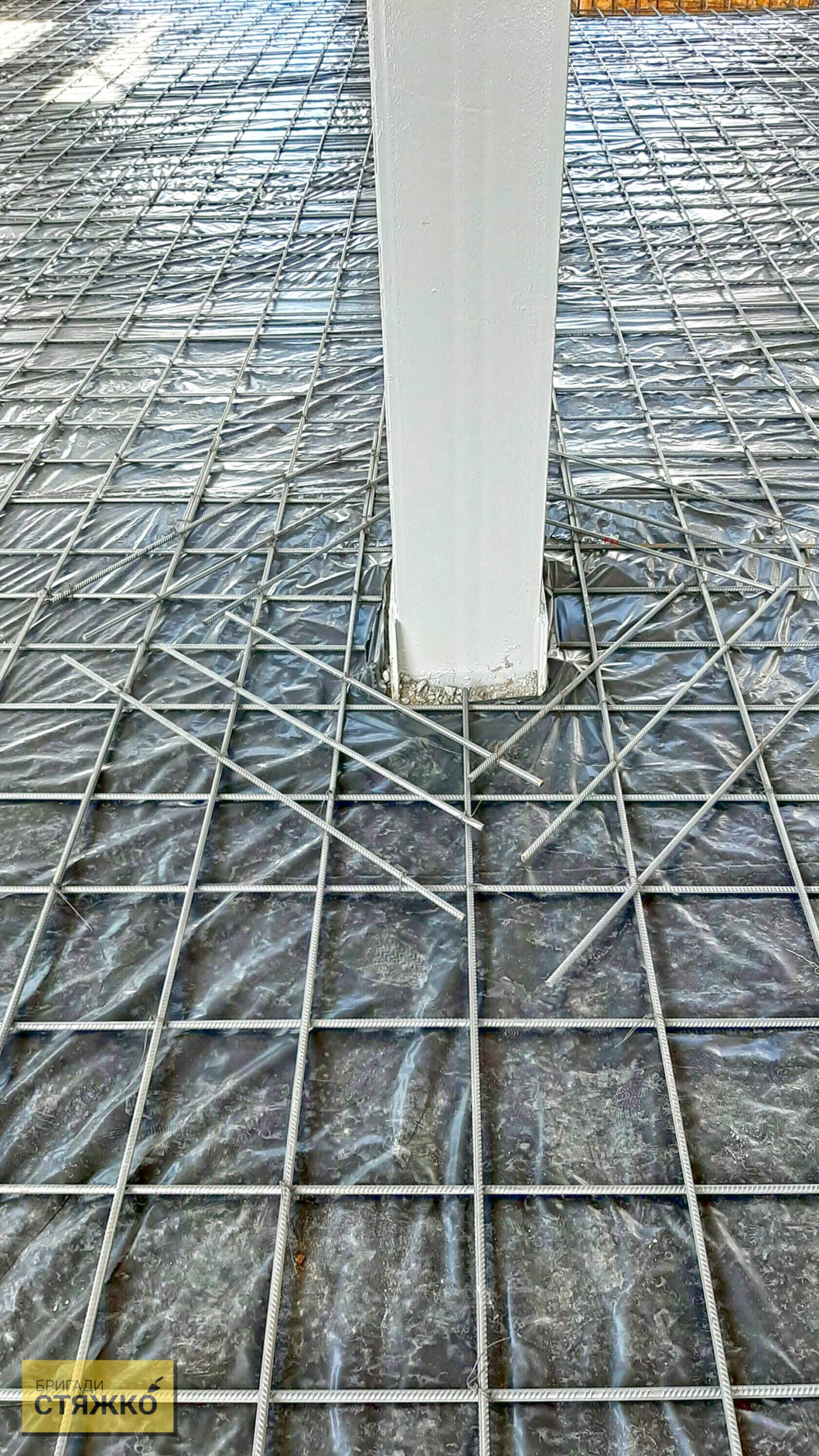 Як відбуваєтся армування бетонних підлог